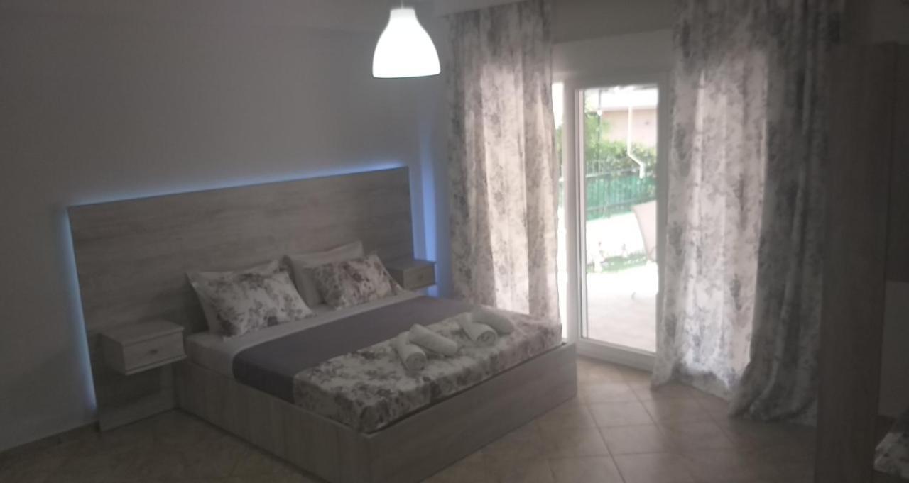 Apartamento Studio Garden Nea Kallikrateia Exterior foto